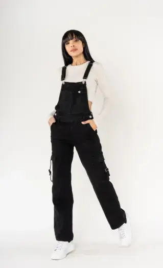 Salopette Cargo Noire pour Femme : Élégance et Confort au Quotidien